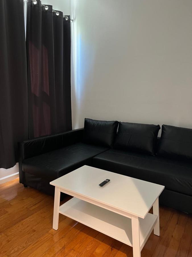 Adorable 2 Bedroom Apartment With Free Street Parking Chicago Exterior foto